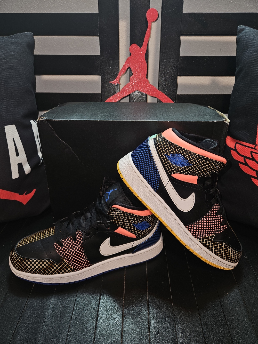Jordan 1 Mid 'MMD Multi Color Grid' (GS) - Sz 6.5Y/8W (DC4092-001) Used/OG Box